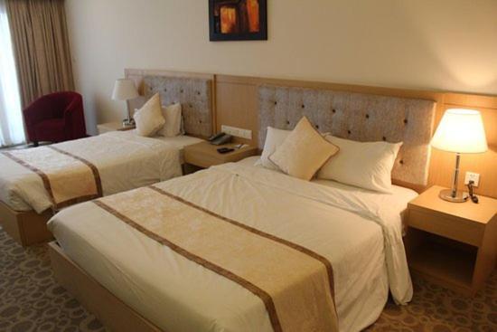Bavico Plaza Hotel דה לאט מראה חיצוני תמונה