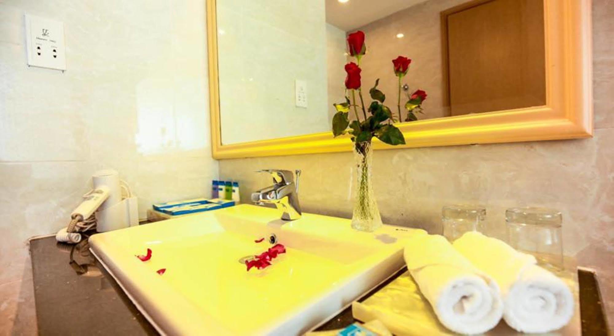Bavico Plaza Hotel דה לאט מראה חיצוני תמונה