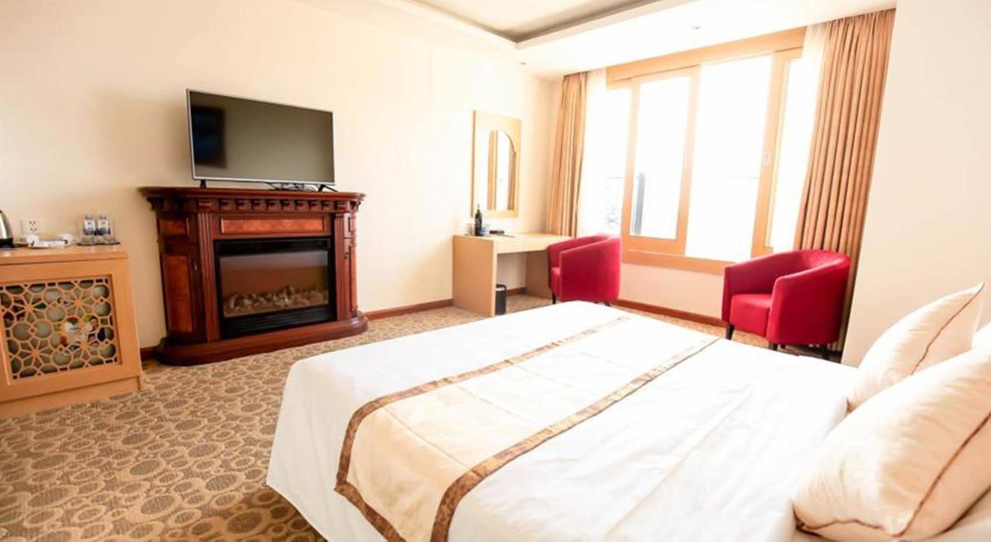 Bavico Plaza Hotel דה לאט מראה חיצוני תמונה
