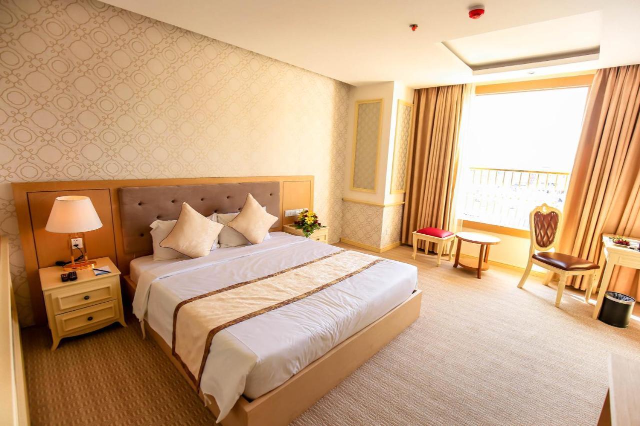Bavico Plaza Hotel דה לאט מראה חיצוני תמונה