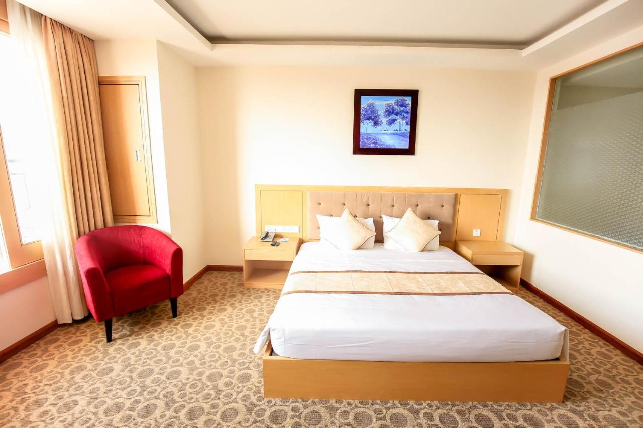 Bavico Plaza Hotel דה לאט מראה חיצוני תמונה
