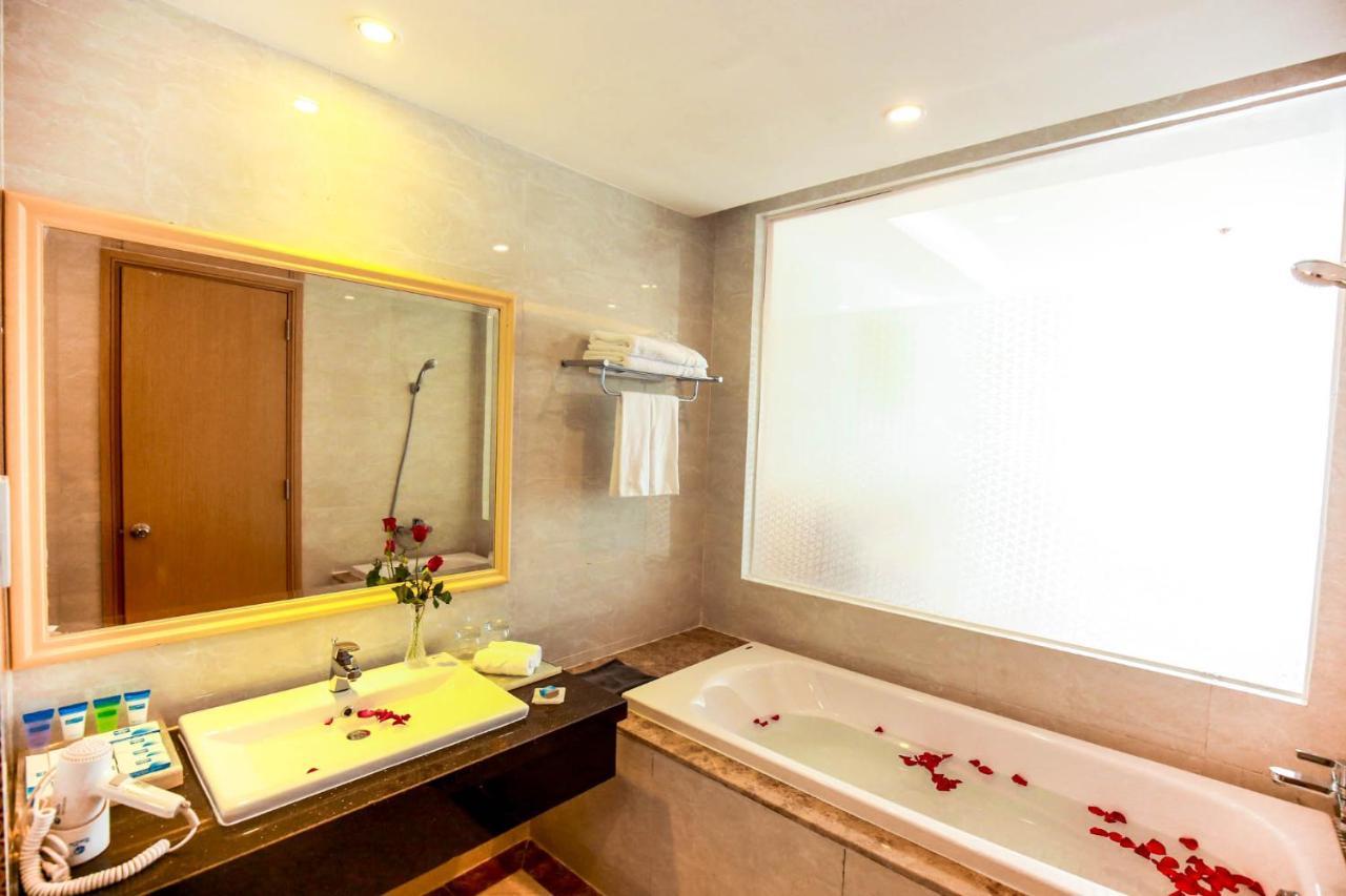 Bavico Plaza Hotel דה לאט מראה חיצוני תמונה