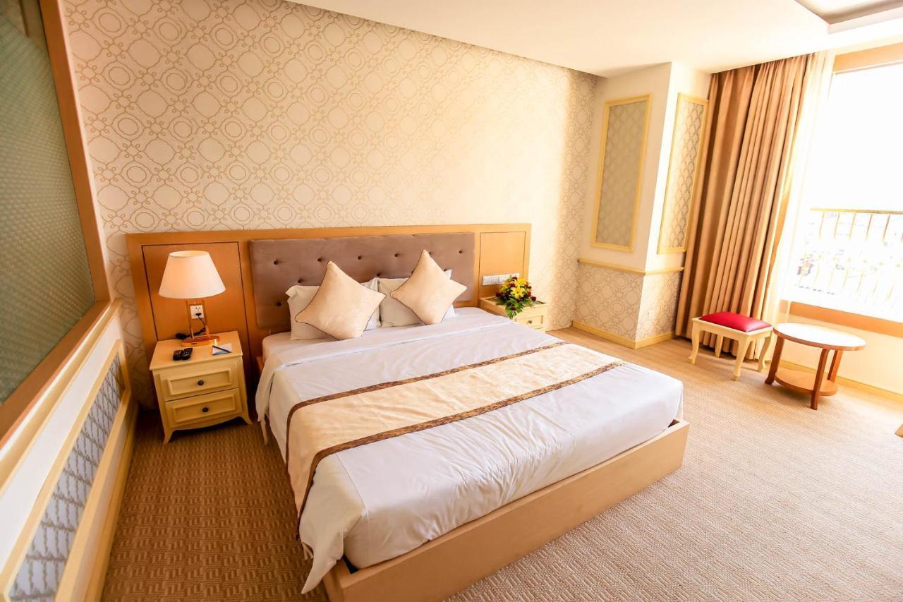 Bavico Plaza Hotel דה לאט מראה חיצוני תמונה