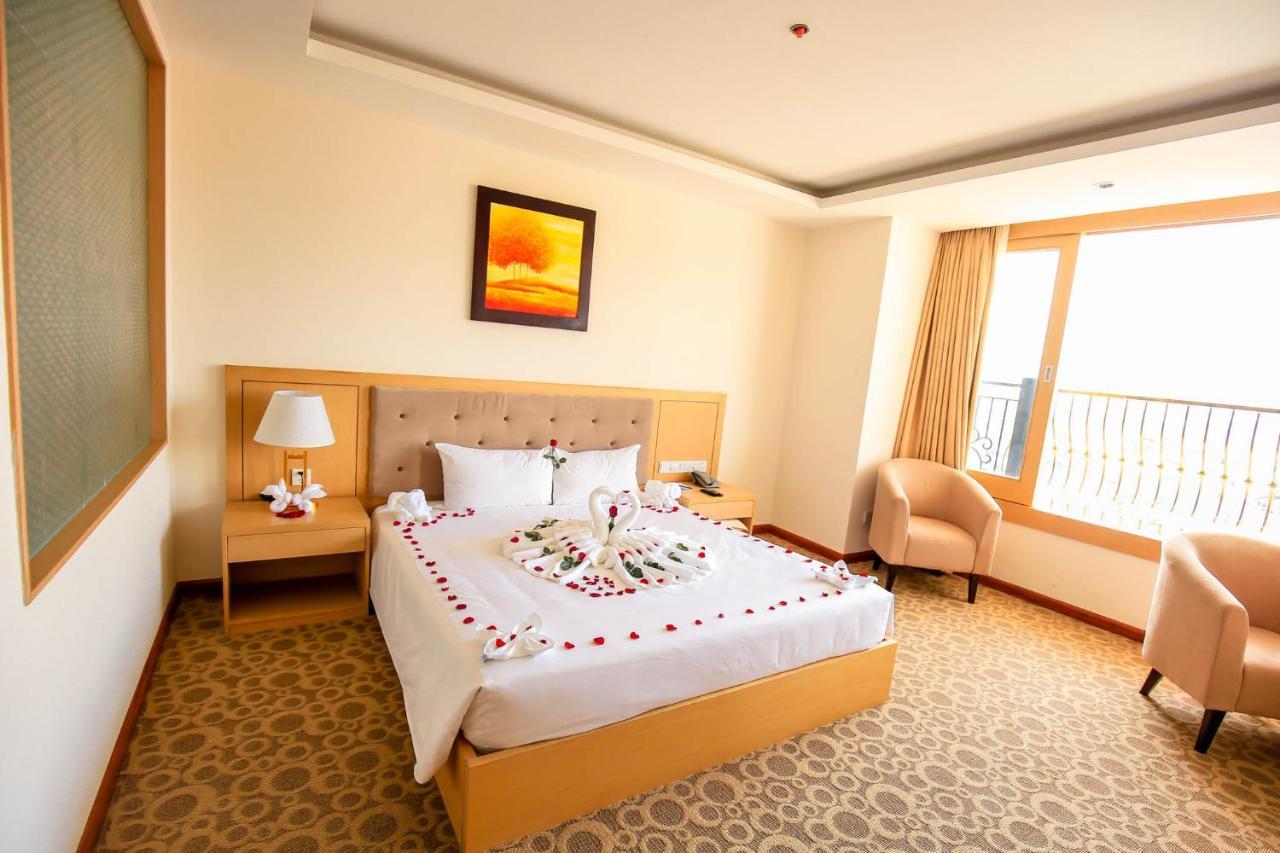 Bavico Plaza Hotel דה לאט מראה חיצוני תמונה